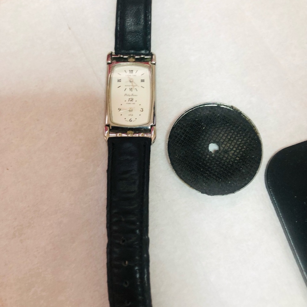 Classic Rectangular Leather Strap Watch in Black